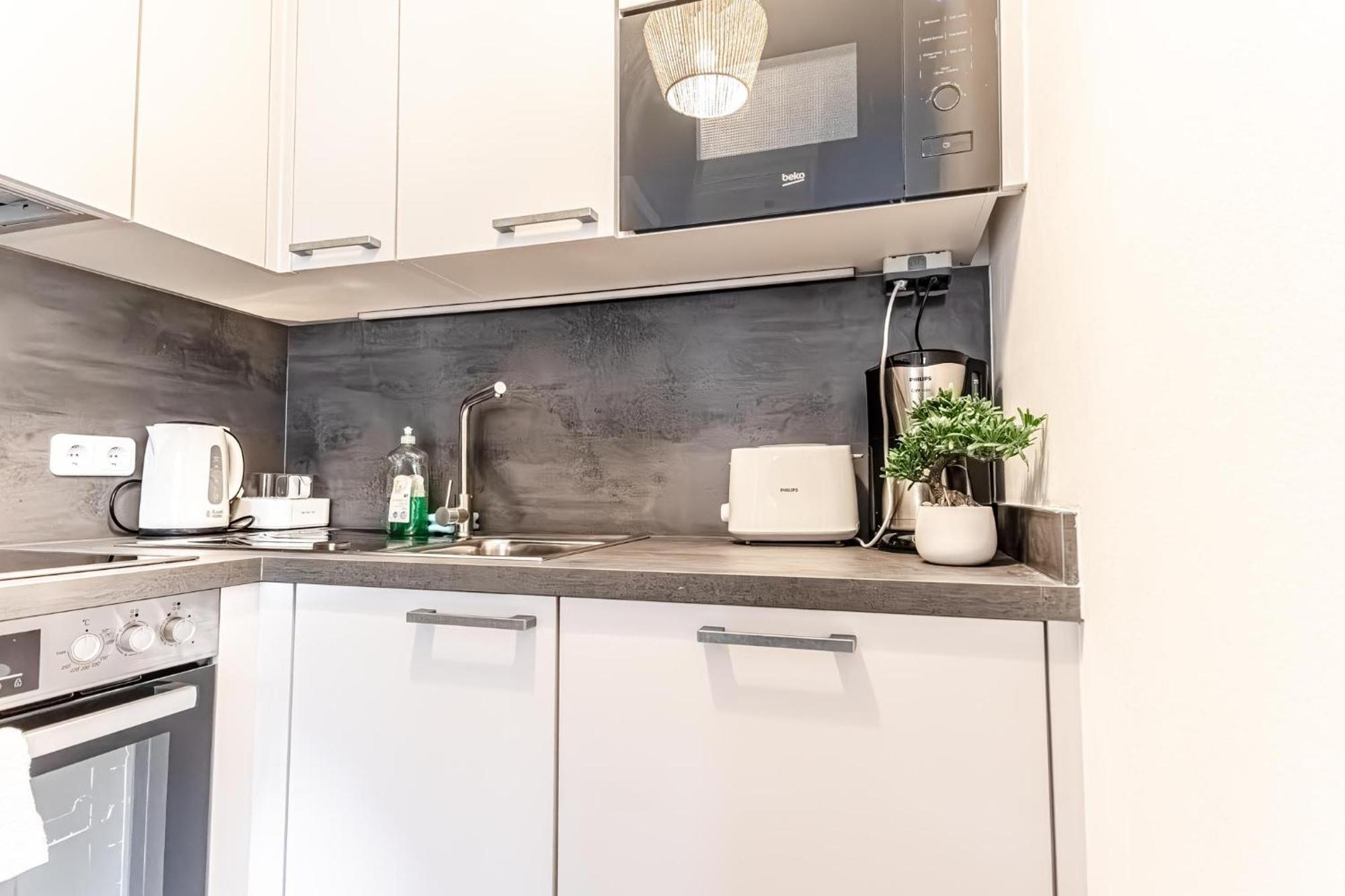 Apartamento Chic 1br And 1lr With Kingbed, 9 Min To Center Via Metro Viena