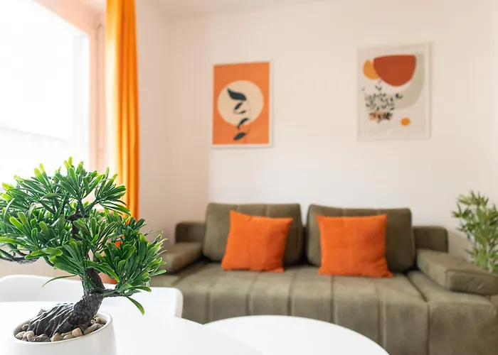 Chic 1Br And 1Lr With Kingbed, 9 Min To City Center Via Metro