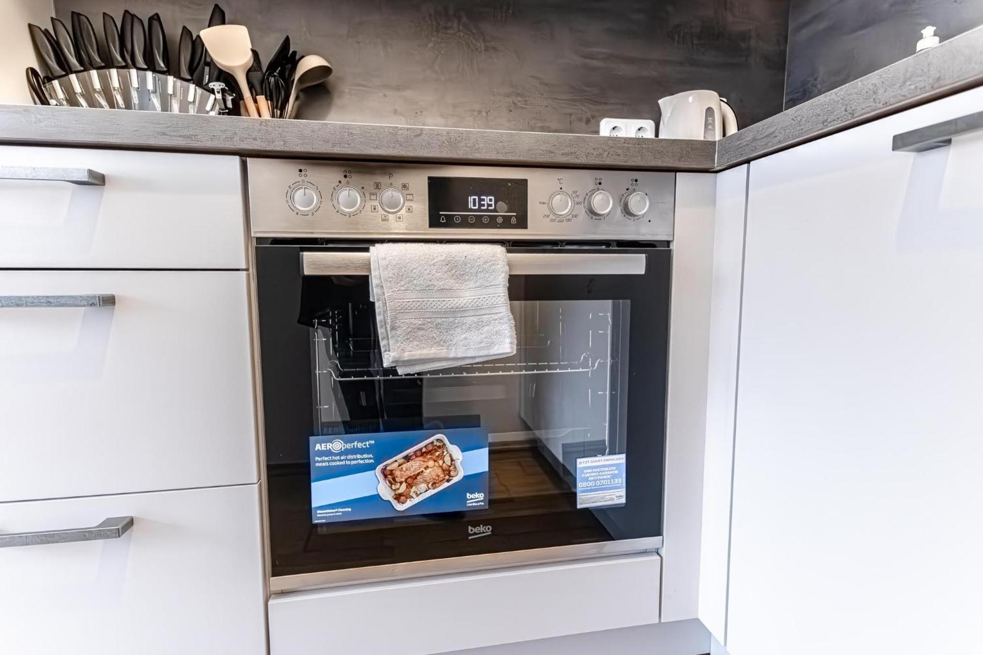 Chic 1br And 1lr With Kingbed, 9 Min To Center Via Metro Wien